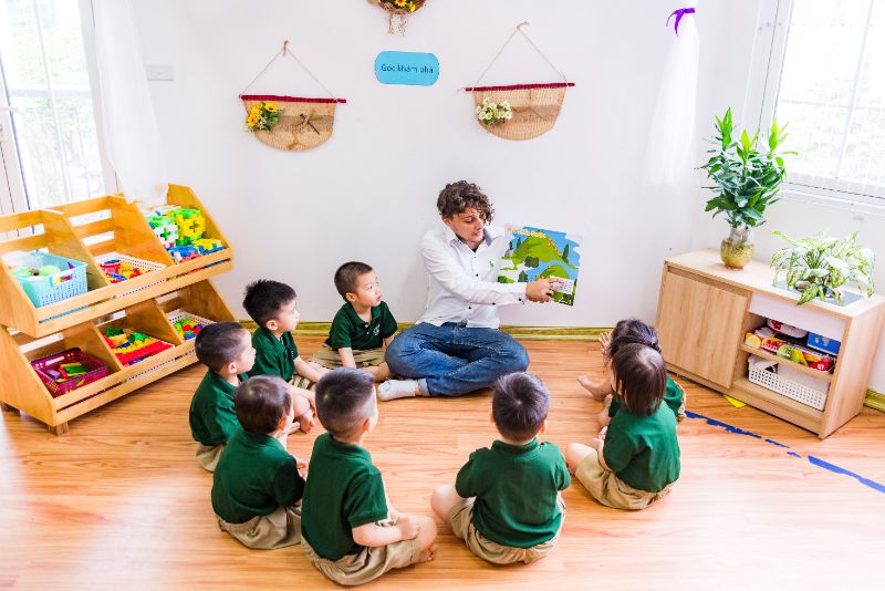 Lớp học tại Lá Phong Xanh