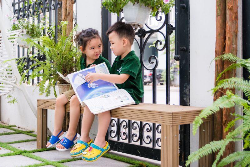 co nen cho con hoc truong mam non quoc te de be vung vang buoc vao lop 1